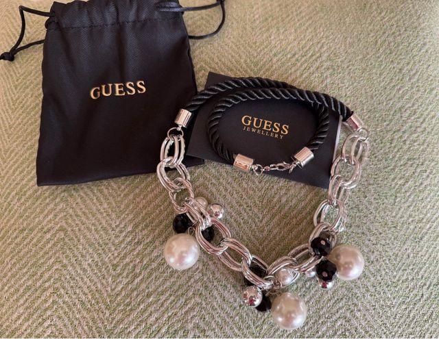 Collar Guess Plata y Negro