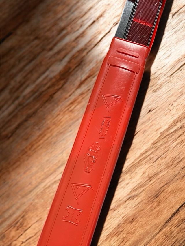 Triángulo de avería coche