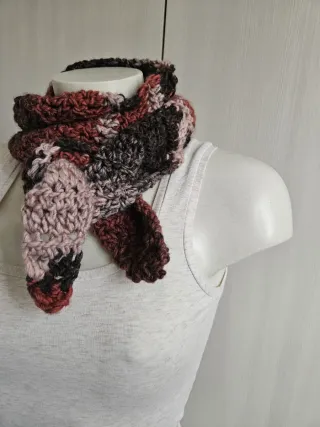 Sciarpa sottile fatta a mano