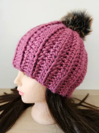 Berretto lana coste con pon pon