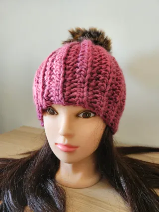 Berretto lana coste con pon pon