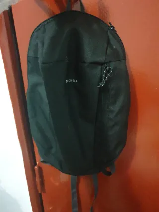 Mochila Quechua Negra Mediana