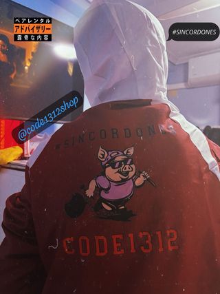 Sudadera Roja y Blanca