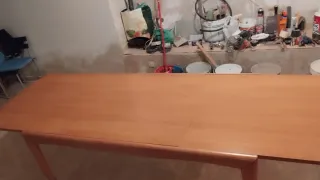 Mesa de comedor de madera