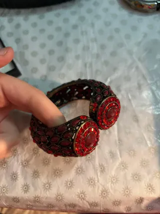 Bracciale vintage rosso e oro