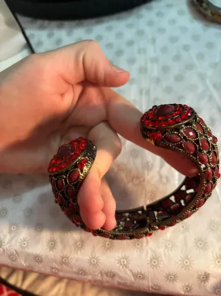 Bracciale vintage rosso e oro