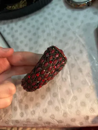 Bracciale vintage rosso e oro