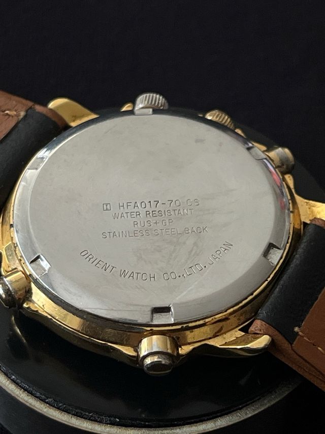 Reloj Orient Chronograph Dorado y Negro