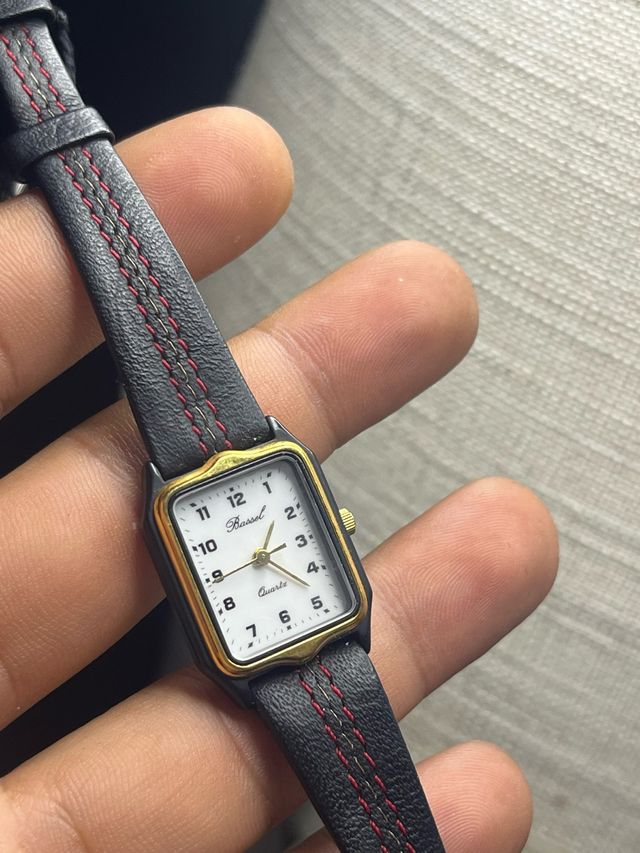 Reloj Basel Negro y Dorado