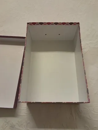 Scatola con coperchio