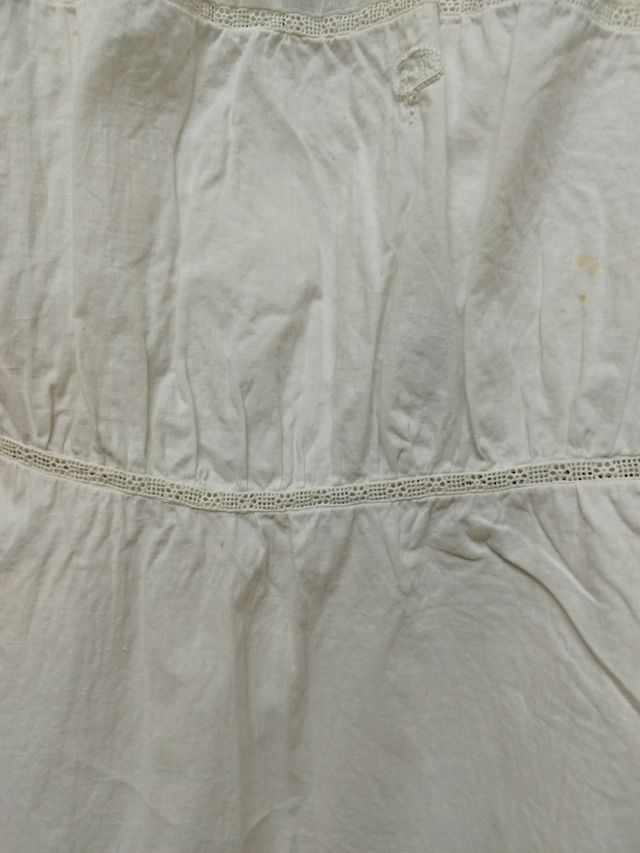 Camisón victoriano con encaje