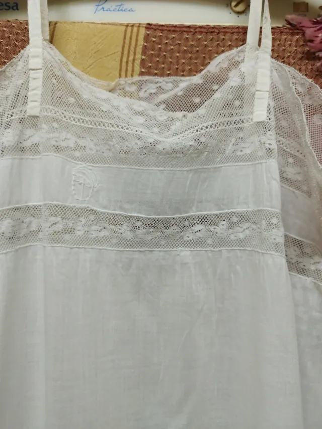 Camisón antiguo de encaje