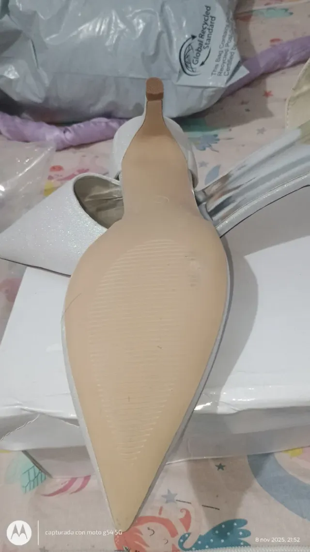 Zapatos de vestir plateados y blancos talla 39