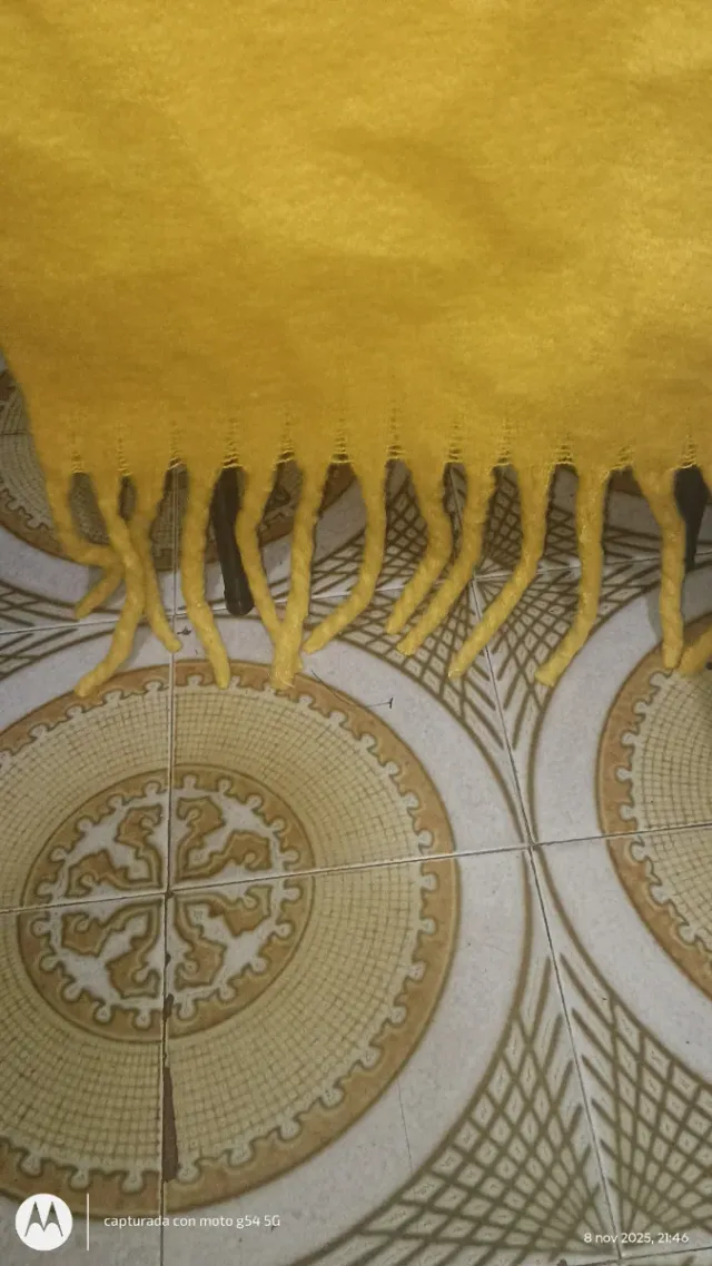 Bufanda amarilla 2m x 50cm