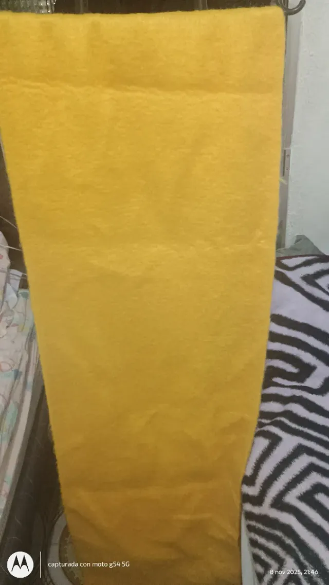 Bufanda amarilla 2m x 50cm