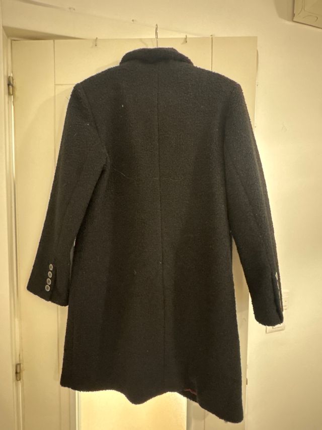 Abrigo SHYVIA negro semi nuevo