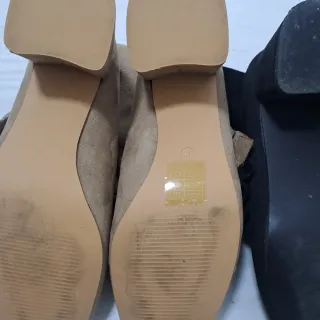 Due paia stivaletti donna camoscio tg.38