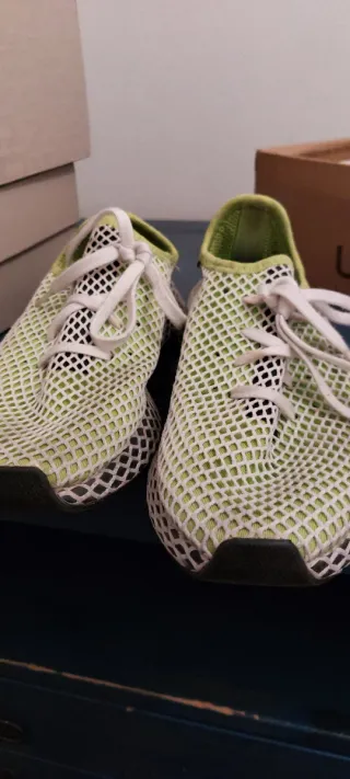 Scarpe da ginnastica Adidas verde fluo e bianche