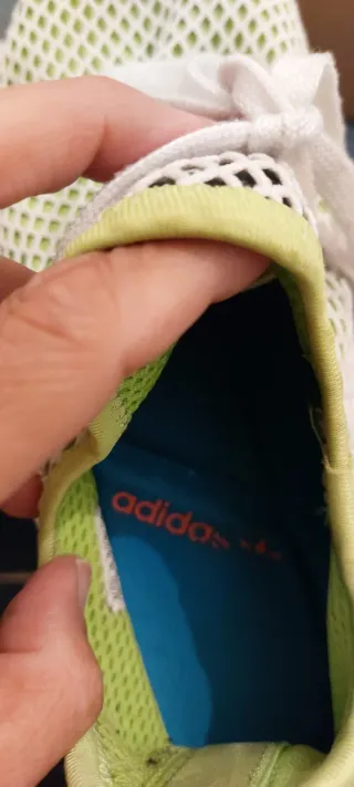 Scarpe da ginnastica Adidas verde fluo e bianche