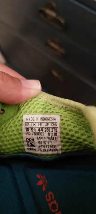 Scarpe da ginnastica Adidas verde fluo e bianche