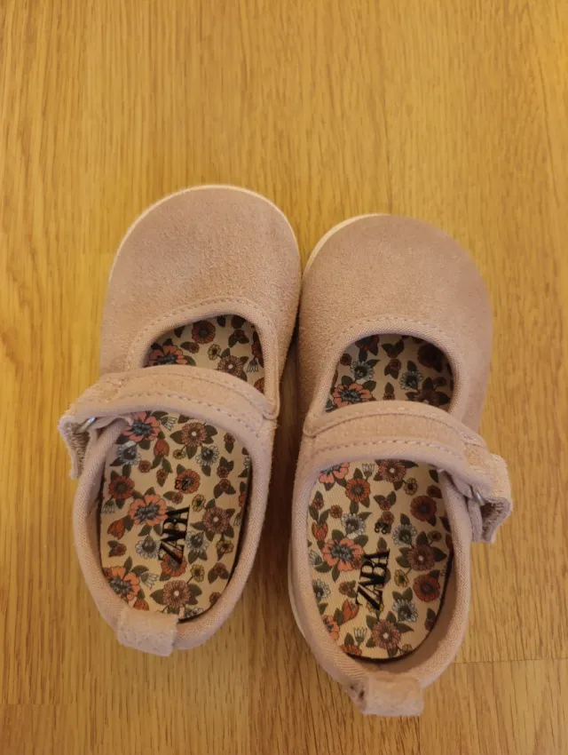 Zapatos niña rosa respetuosos Zara T22 NUEVOS