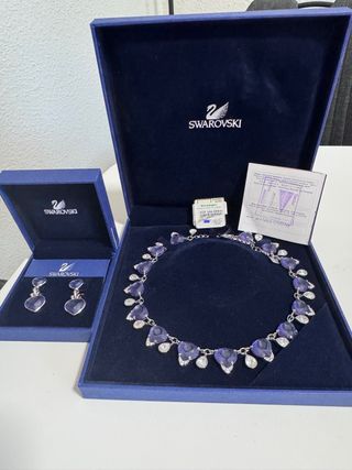 Collar y pendientes Swarovski morados