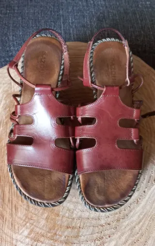 Sandalias de cuña mujer marrones