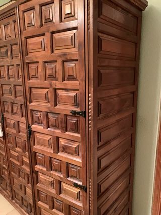 Guardaroba in legno Artigianato Carrillo