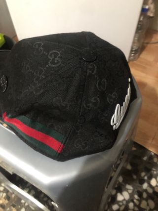 Gorra Gucci Negra con Rayas Verdes y Rojas
