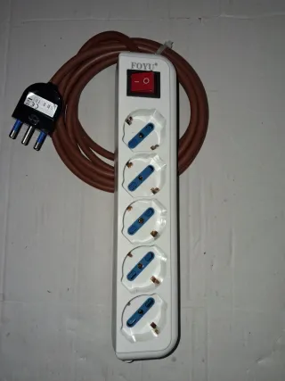 Multipresa elettrica Foyu 5 prese con interruttore