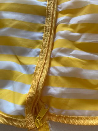 Neceser de viaje de plástico con accesorios