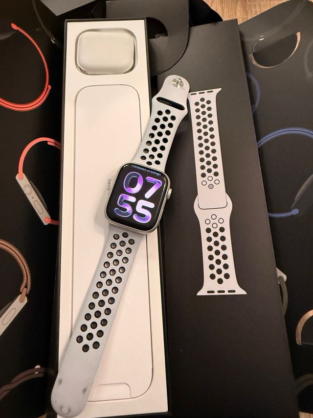 Apple Watch Series 7 GPS + Cellular