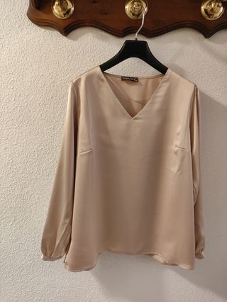 Blusa ZERMATT manga larga escote pico beige t-44