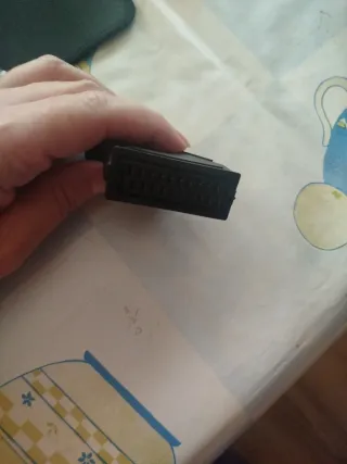 Cable para unir equipo de música a tv. SCART a 3 R