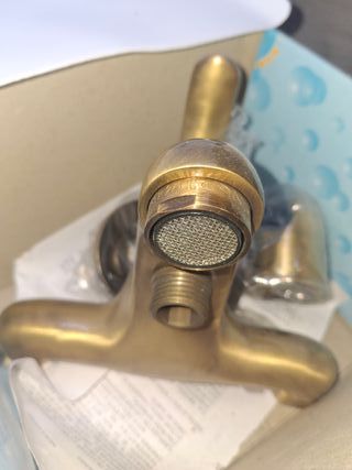 Grifo de latón con manguera