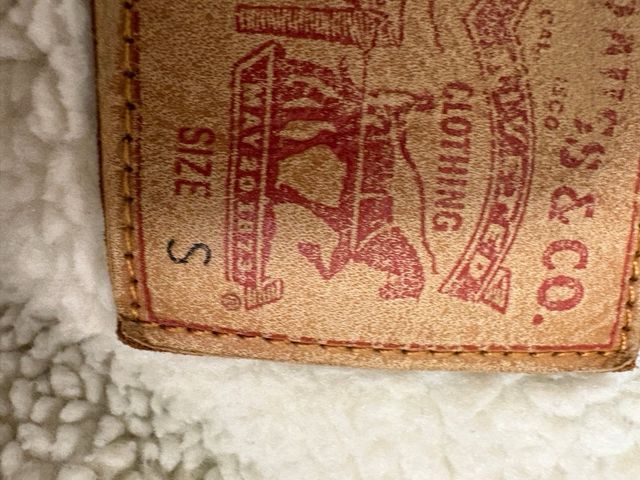 Cazadora Levi's borreguillo azul