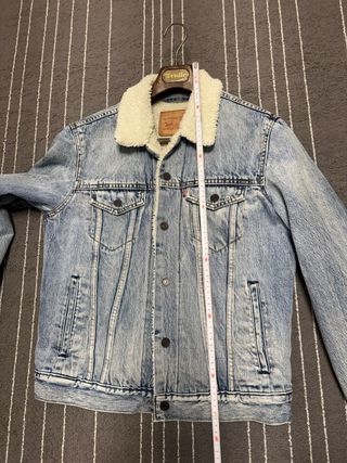 Cazadora Levi's borreguillo azul