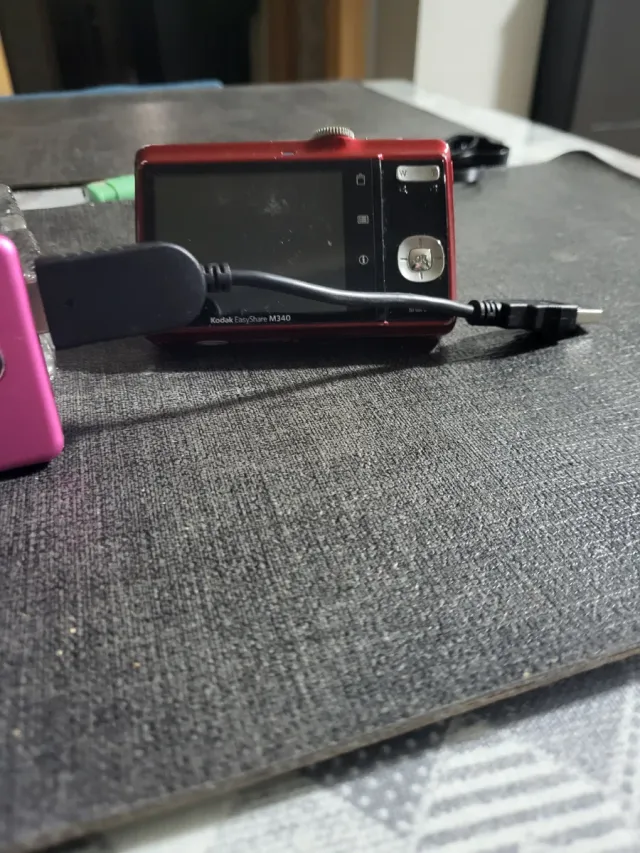 Cámara de fotos y vídeo rosa