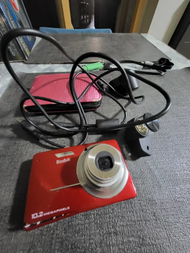 Cámara Kodak Roja 10.2 Megapíxeles