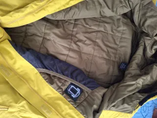 Chaqueta Marmot Anorak con Capucha y Bolsillos
