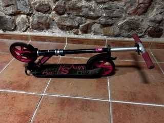 Patinete infantil negro y rosa