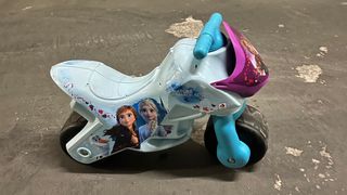 Moto correpasillos Frozen ruedas anchas
