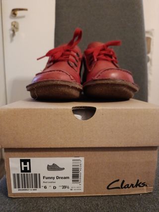 Scarpe Clarks rosse in pelle