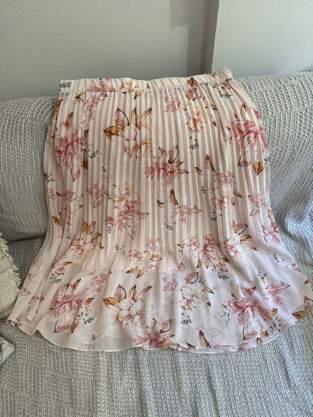 Bonita falda plisada floral talla M/L