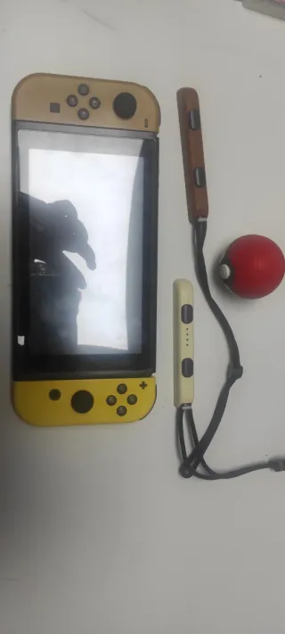 Lote Nintendo Switch Ed. Let's Go Pikachu