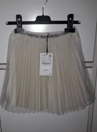 Falda Zara niña 7 años NUEVA