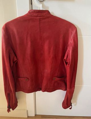 Cazadora Piel Roja Massimo Dutti XL-lee descripc.