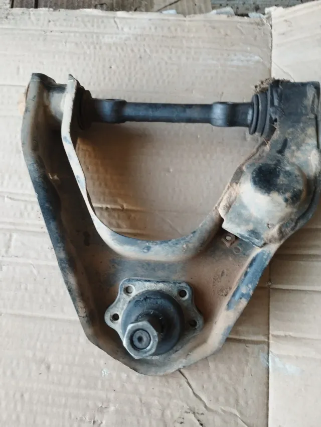 Trapecio Nissan Terrano 2000