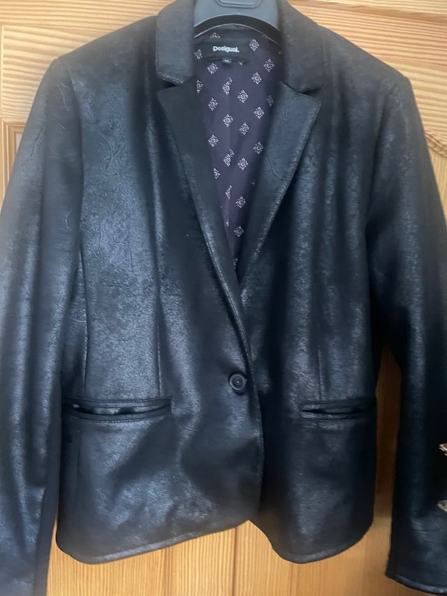 Blazer Desigual Talla 46 Negro