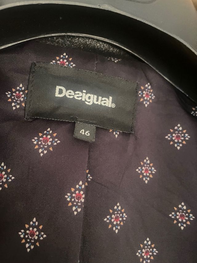 Blazer Desigual Talla 46 Negro